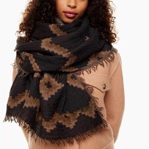 ARITZIA Wilfred 100% Wool Diamond Mosaic Reversible Triangle Scarf 54”W x 30L